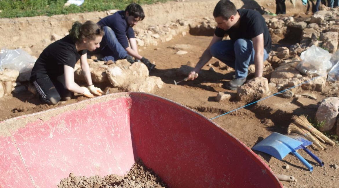 Budding Archaeologists in Action: Voula Field School 2019 blog featured images 2