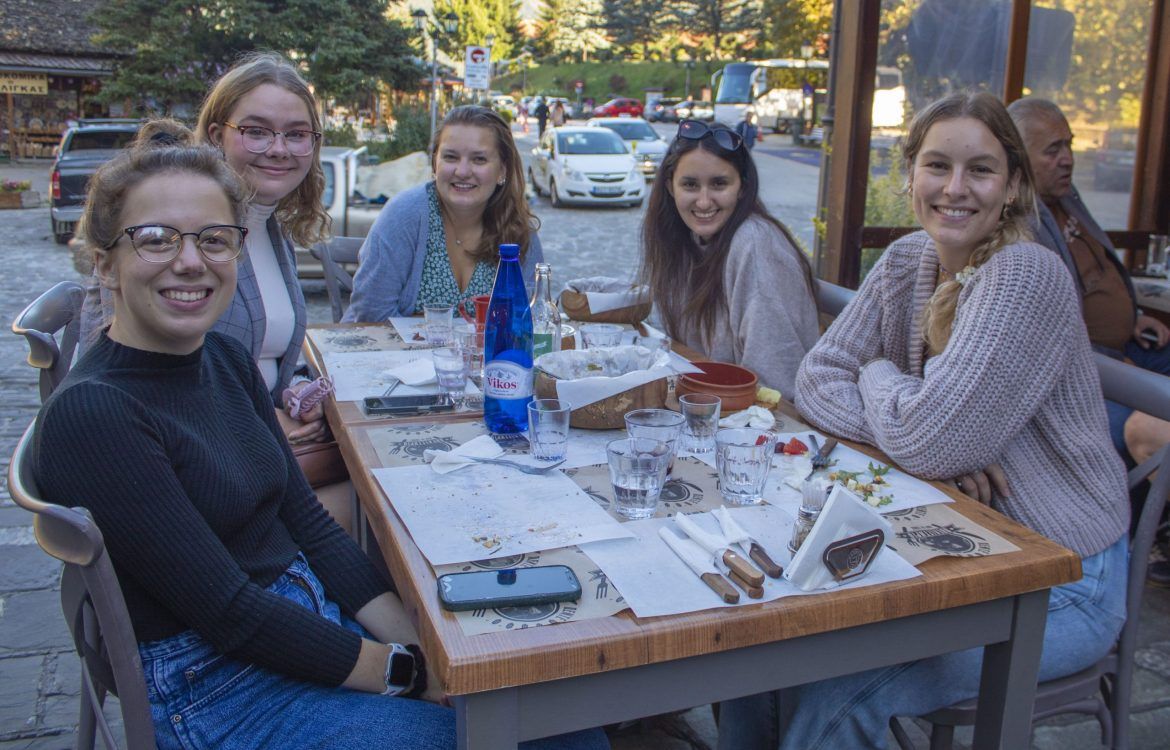 Lily's Favorite Places to Eat in Greece Τα 5 φφφφφ this is the only pic I have of it none of the actual food scaled