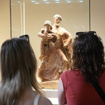 Who Owns the Past? Collectors, Museums, and the Ethics of Ownership ARCH355