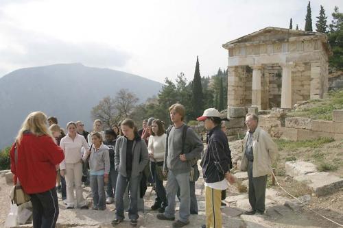 Dr. Andronike Makres with a group of students at the Delphi. The group was accompanied by the Director of Academic Affairs, Kimon Giocarinis, Fall 2004.18 On a daytrip to Vravron and Sounion with Dr. Steven Diamant, Fall 2004